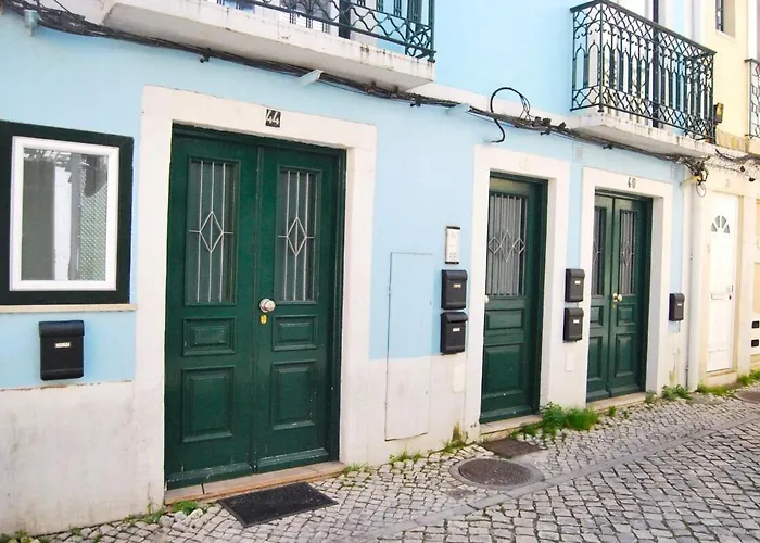 Blue House In The Old Town 아파트