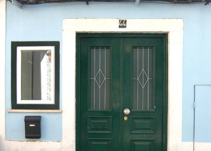 Blue House In The Old Town 아파트
